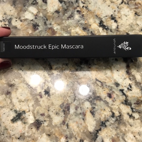 Younique Moodstruck Epic Mascara - Picture 2 of 4